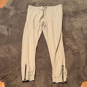 Women’s ZYIA extra large short Gray Jogger Pants